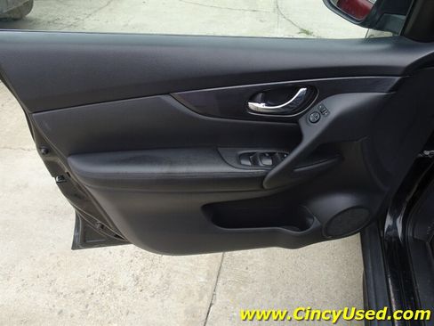 Used 2018 Nissan Rogue S AWD/4WD image 27