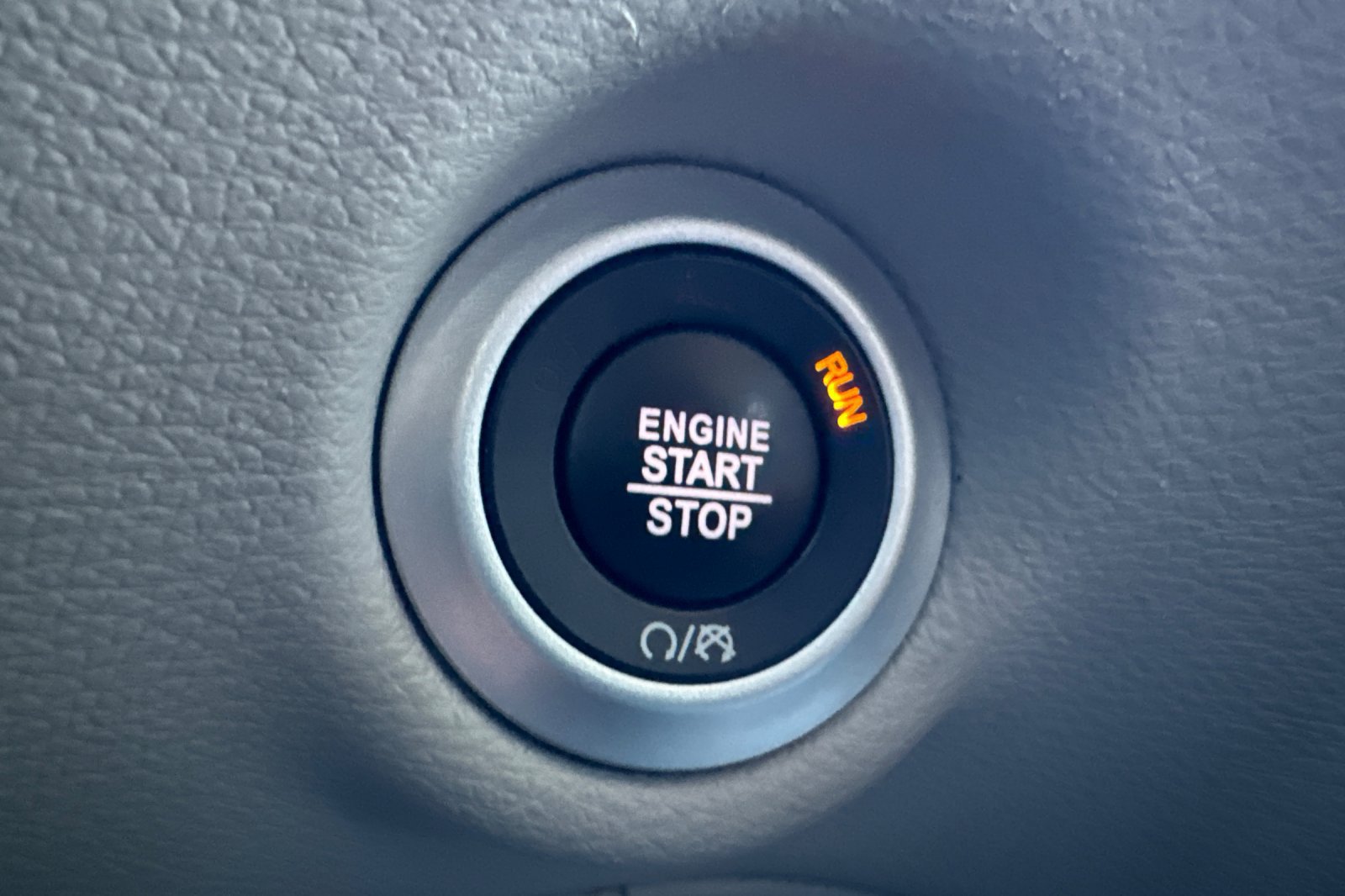 Used 2024 Chrysler Pacifica Touring-L FWD image 25