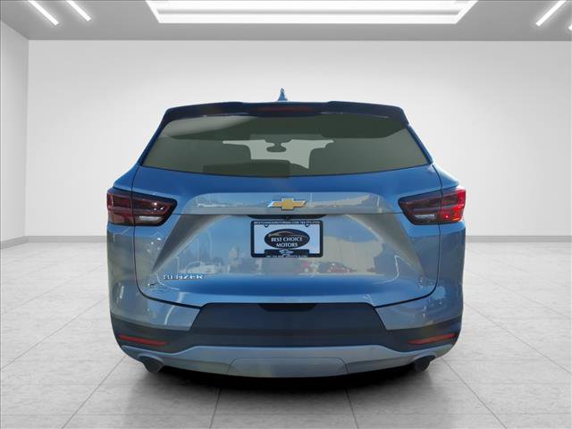 Used 2025 Chevrolet Blazer LT FWD image 9