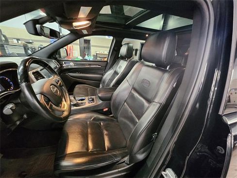 Used 2017 Jeep Grand Cherokee Overland image 17