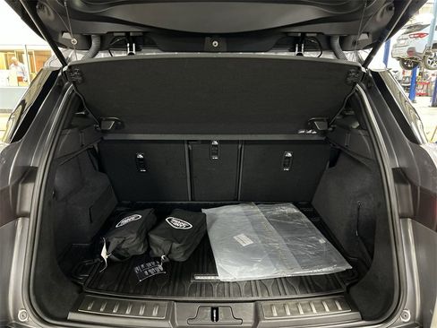 Used 2020 Land Rover Range Rover Evoque R-Dynamic S image 27