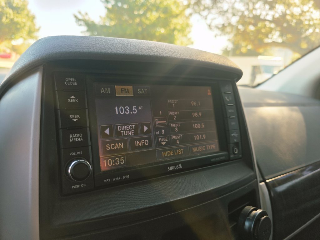 Used 2010 Dodge Grand Caravan SXT FWD image 37