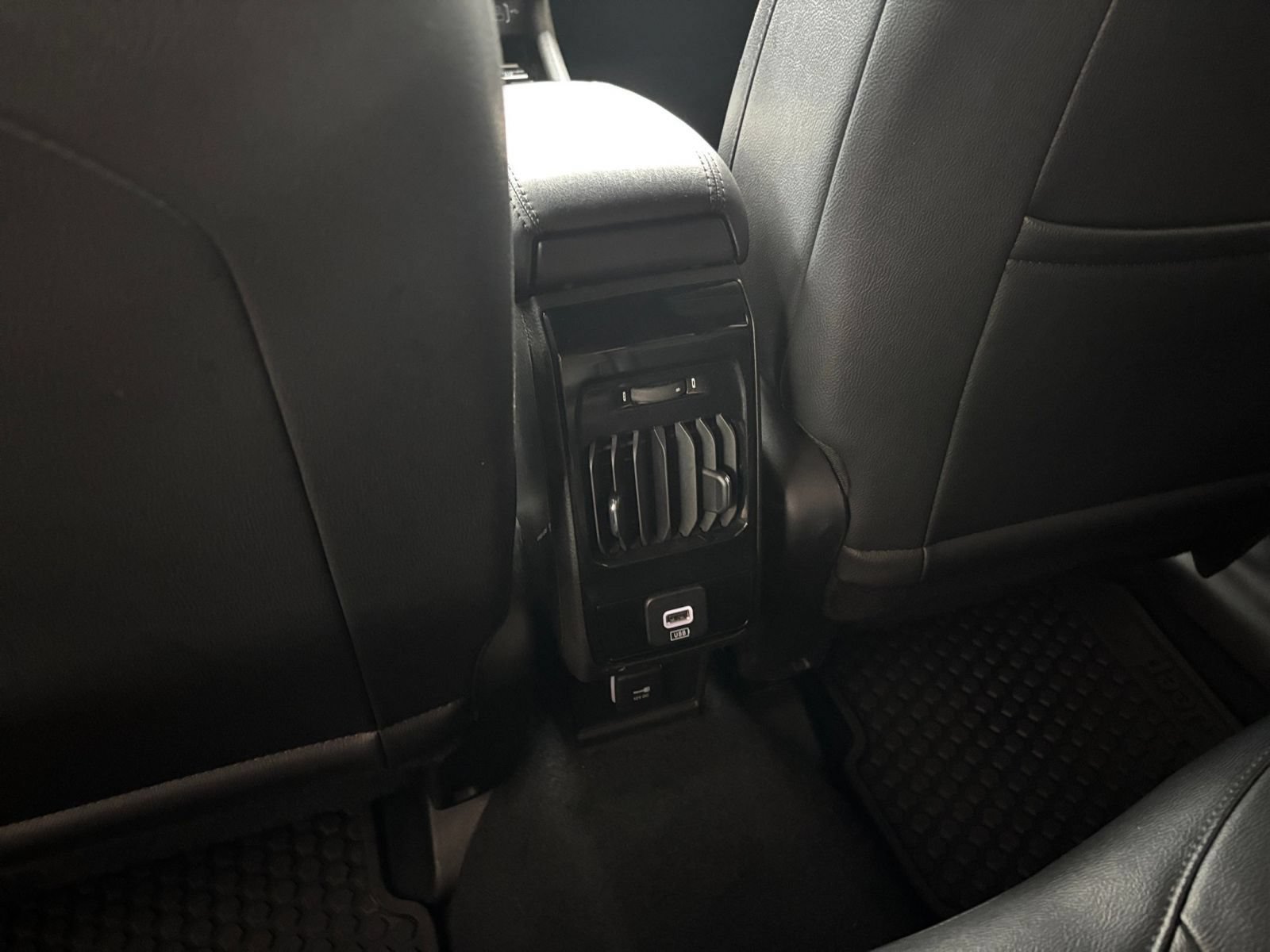 Used 2025 Jeep Compass Trailhawk AWD/4WD image 21