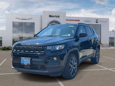 Used 2025 Jeep Compass Limited w/ Sun & Sound Group AWD/4WD image 4