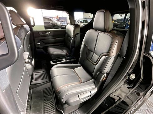 New 2026 Nissan Armada SL w/ Captain's Chari Seat Package AWD/4WD image 15