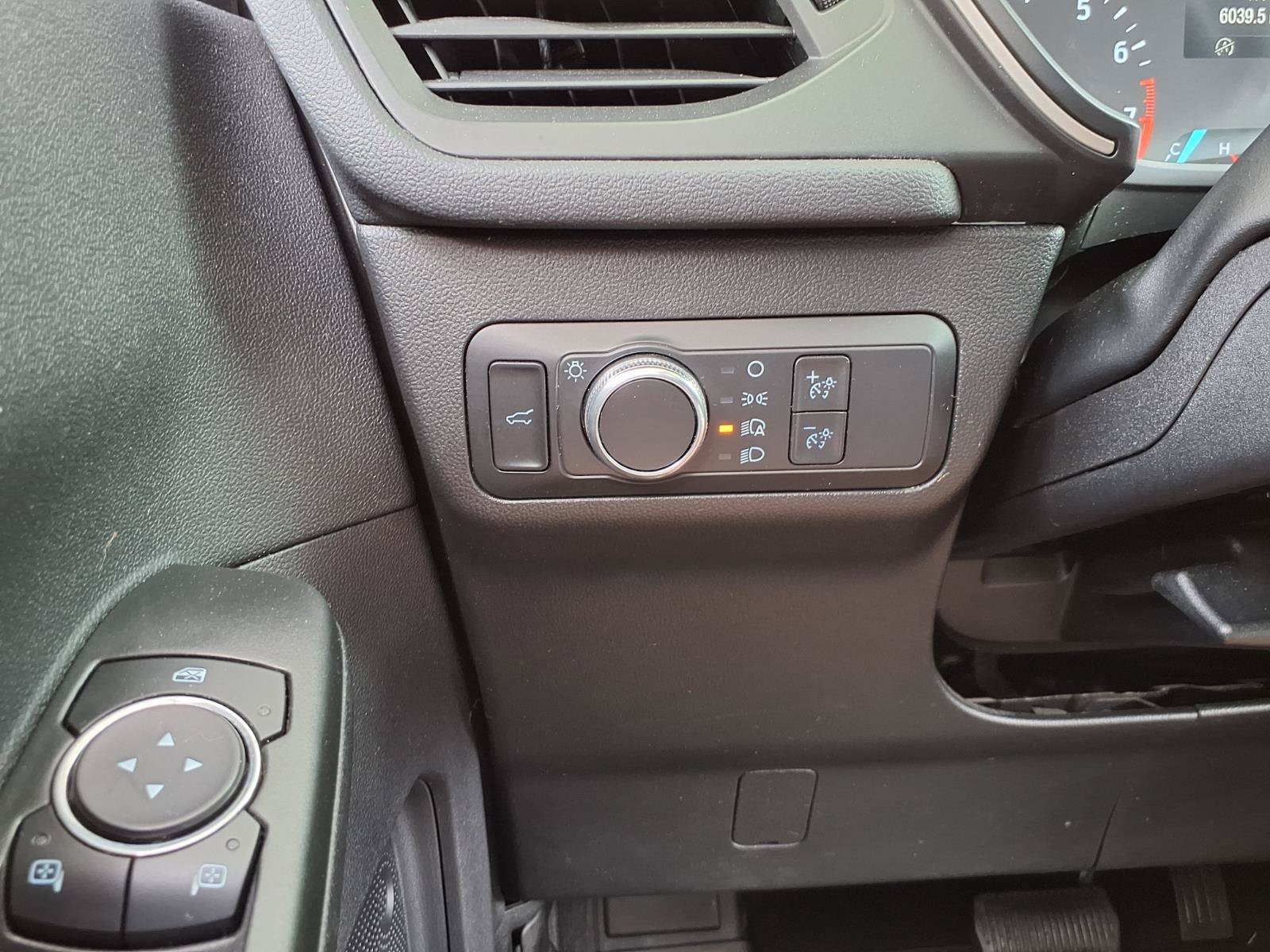 Used 2022 Ford Escape SE w/ SE Sport Appearance Package AWD/4WD image 17