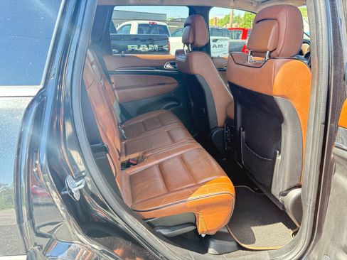 Used 2012 Jeep Grand Cherokee Overland Summit AWD/4WD image 5