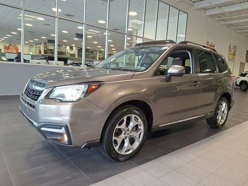 Used 2018 Subaru Forester 2.5i Touring w/ Popular Package #2 AWD/4WD image 3