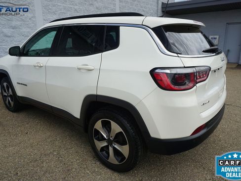 Used 2018 Jeep Compass Latitude w/ Popular Equipment Group AWD/4WD image 8