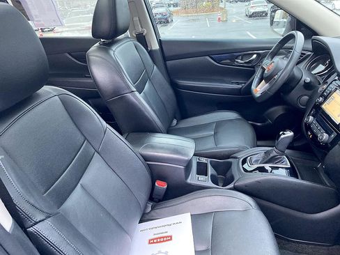 Used 2017 Nissan Rogue SL w/ SL Premium Package image 17