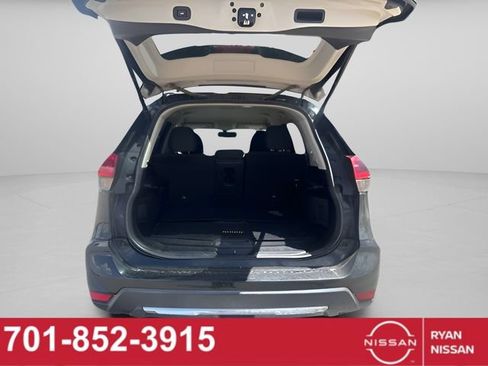 Certified 2018 Nissan Rogue SV AWD/4WD image 9