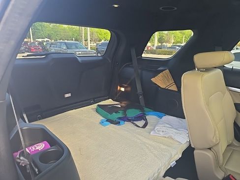 Used 2016 Ford Explorer XLT w/ Equipment Group 202A image 11