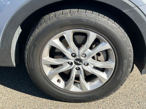 Used 2022 Kia Telluride LX AWD/4WD image 18