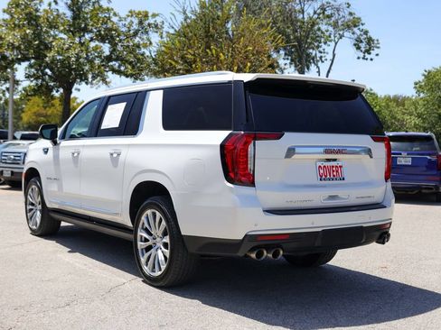 Used 2021 GMC Yukon XL Denali w/ Denali Premium Package AWD/4WD image 3