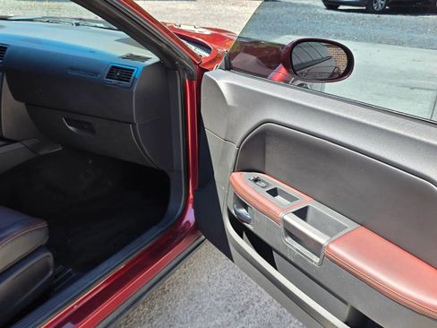 Used 2014 Dodge Challenger R/T RWD image 16