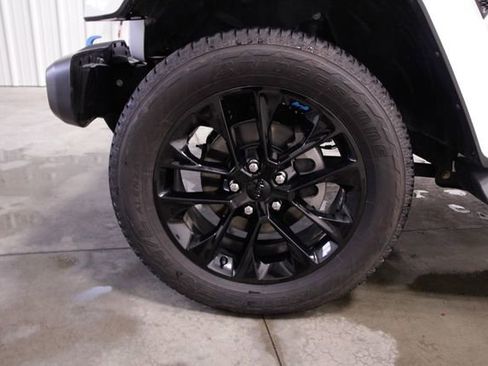 Used 2022 Jeep Wrangler Unlimited Sahara w/ Cold Weather Group image 3