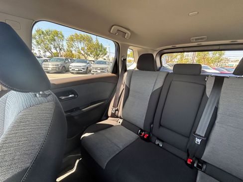 Used 2023 Nissan Rogue SV FWD image 40