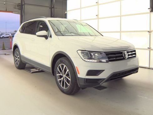 Used 2020 Volkswagen Tiguan SE FWD image 6