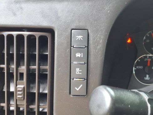 Used 2020 GMC Savana 2500 w/ Driver Convenience Package RWD image 8