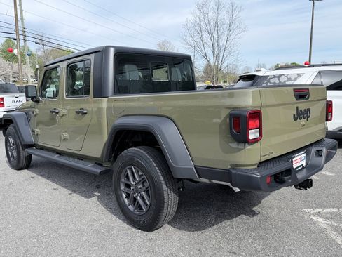New 2026 Jeep Gladiator Sport image 7