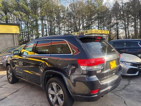 Used 2015 Jeep Grand Cherokee Overland RWD image 7