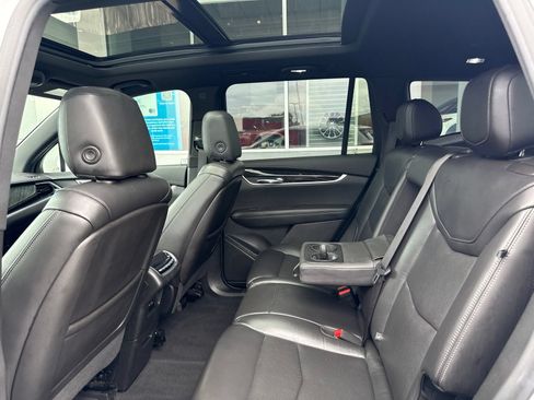 Used 2020 Cadillac XT6 Premium Luxury AWD/4WD image 19