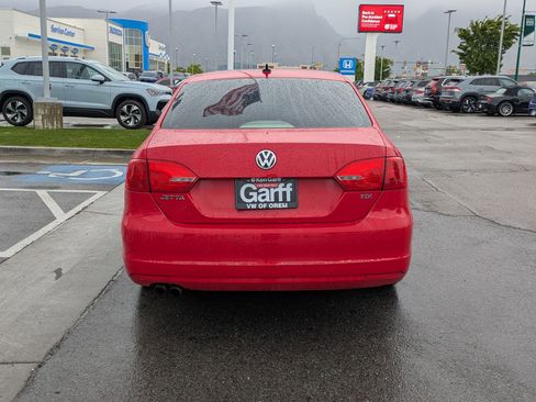 Used 2012 Volkswagen Jetta TDI FWD image 7