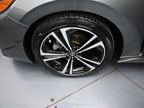 Used 2022 Nissan Sentra SR w/ Electronics Package FWD image 22