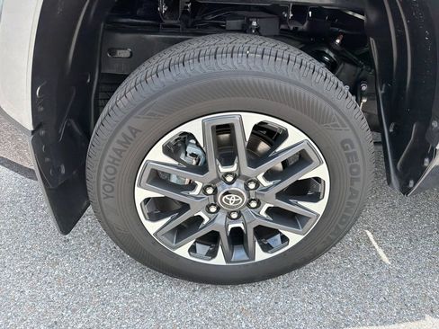 Used 2025 Toyota Tundra Limited AWD/4WD image 49