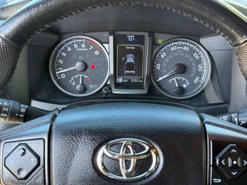 Used 2022 Toyota Tacoma TRD Pro AWD/4WD image 10
