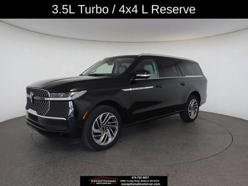Used 2025 Lincoln Navigator L Reserve AWD/4WD image 3