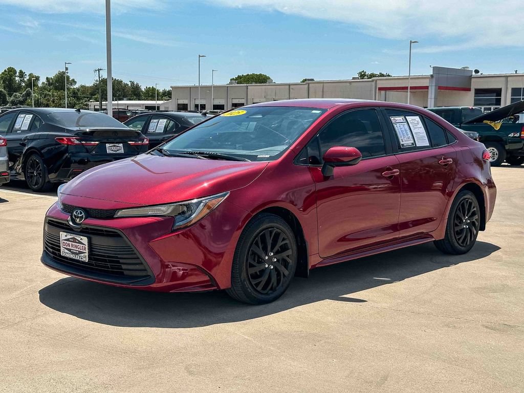 Used 2025 Toyota Corolla LE FWD image 7