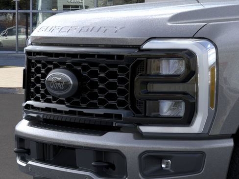 New 2026 Ford F250 Lariat w/ Black Appearance Package AWD/4WD image 18