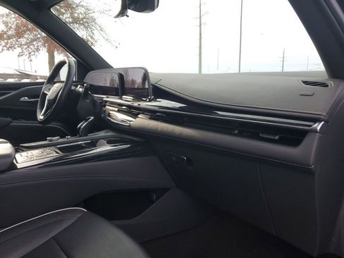 Certified 2024 Cadillac Escalade Sport image 33