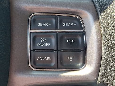 Used 2022 RAM 1500 Classic SLT AWD/4WD image 22