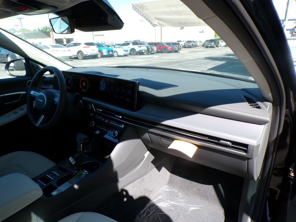 New 2026 Hyundai Sonata SE FWD image 14
