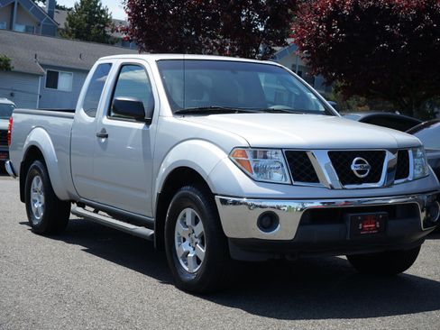 Used 2007 Nissan Frontier SE w/ SE Value Truck Pkg AWD/4WD image 7
