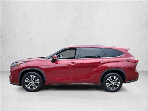 Used 2020 Toyota Highlander XLE FWD image 8