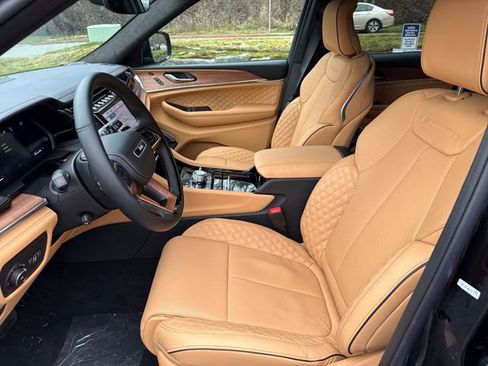 New 2025 Jeep Grand Cherokee Summit AWD/4WD image 14
