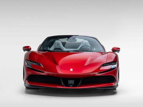 Certified 2025 Ferrari SF90 Spider AWD/4WD image 8