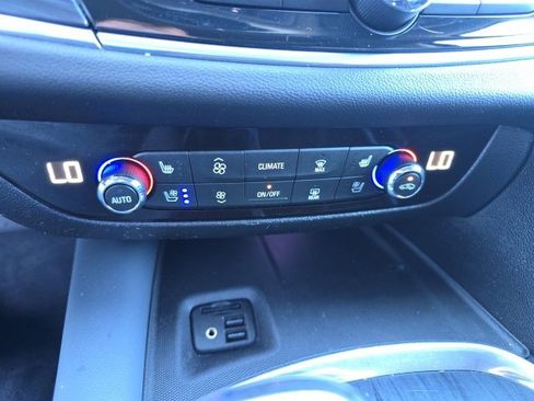 Used 2021 Buick Enclave Premium w/ Sun and Sites Package image 25
