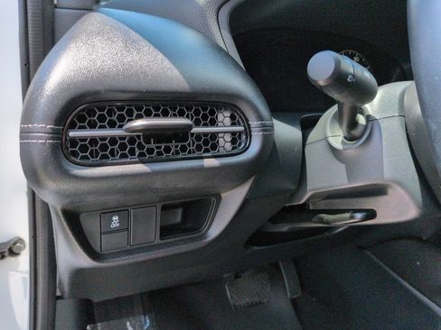 Used 2024 Honda HR-V EX-L image 17