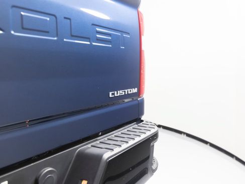 Used 2022 Chevrolet Silverado 2500 Custom w/ Custom Value Package AWD/4WD image 31