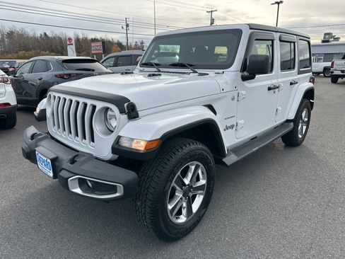 Used 2020 Jeep Wrangler Unlimited Sahara image 3