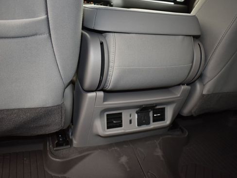 New 2026 Chevrolet Silverado 1500 LT w/ Z71 Off-Road Package image 17