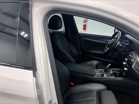 Used 2023 BMW 530i RWD image 7