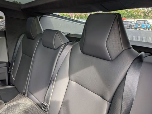 Used 2024 Tesla Cybertruck AWD Crew Cab image 29