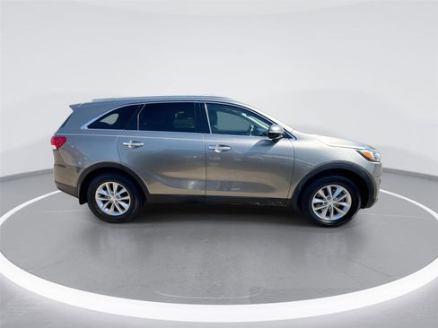 Used 2016 Kia Sorento FWD w/ LX Convenience Package image 11