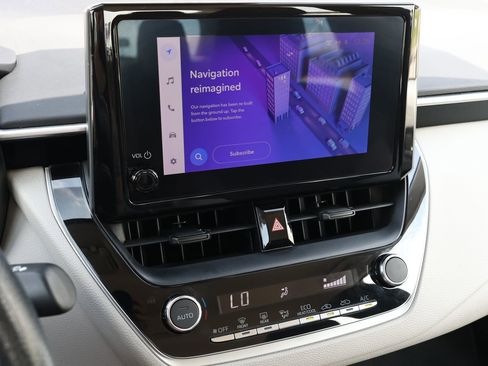 Used 2024 Toyota Corolla LE FWD image 18
