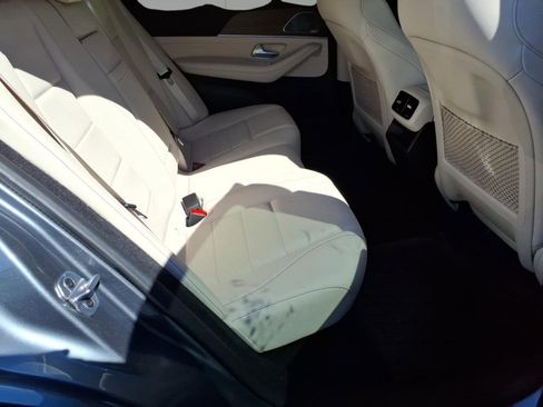 Used 2022 Mercedes-Benz GLE 350 4MATIC image 9